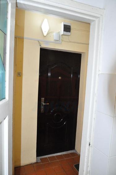 Apartament cu 2 camere decomandat în Piața Centrală