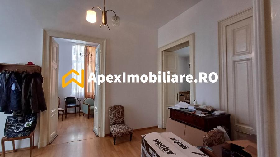 Apartament cu 5 camere decomandat, mobilat în Unirii
