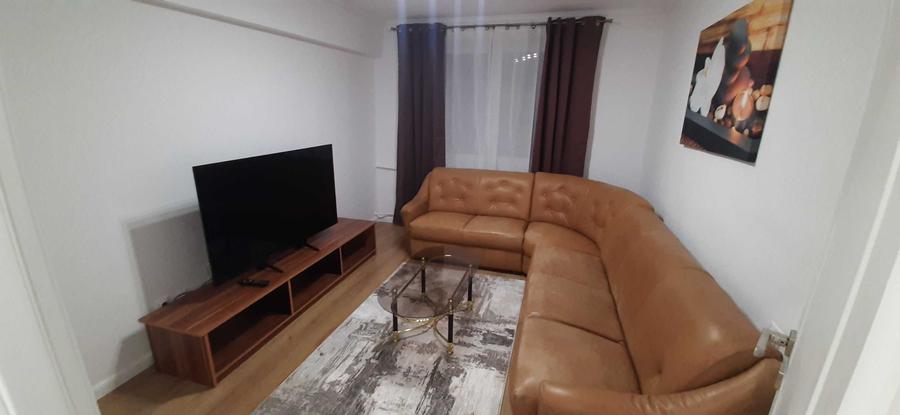 Apartament cu 3 camere decomandat în Nufărul