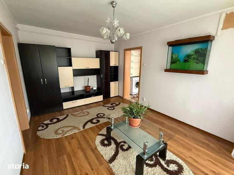 Apartament cu 3 camere semidecomandat, mobilat în Tătărași