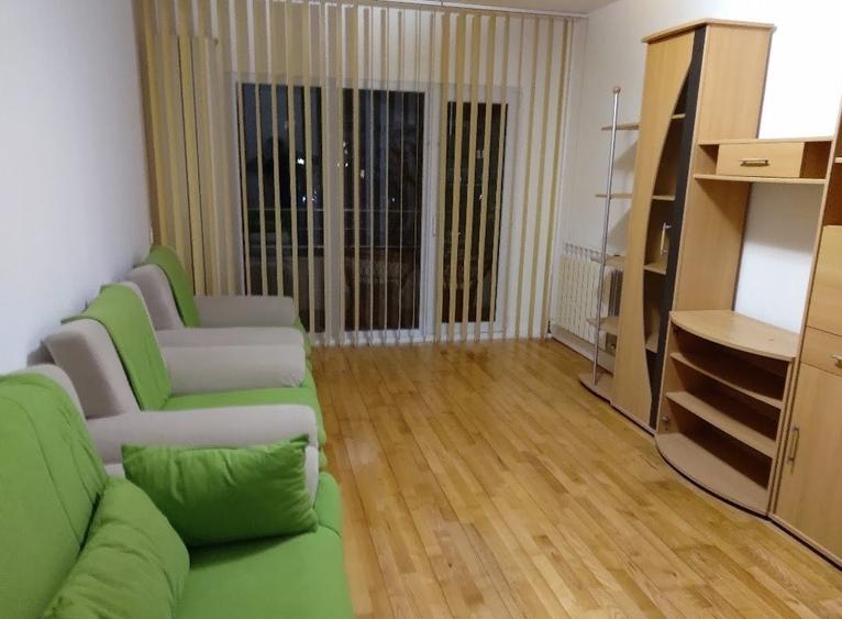 Apartament cu 3 camere decomandat în Traian