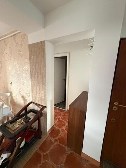 Apartament cu 3 camere semidecomandat, mobilat în Crângași