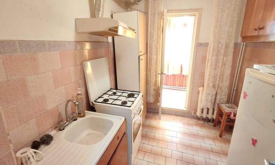 Apartament decomandat Micro 21 etaj 2 - 2