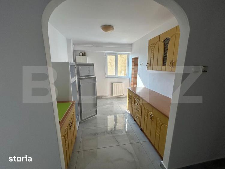 Apartament cu 3 camere decomandat în Micro 11