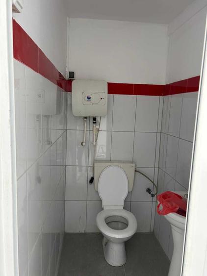 Spațiu comercial, de 50 mp, în Barcea