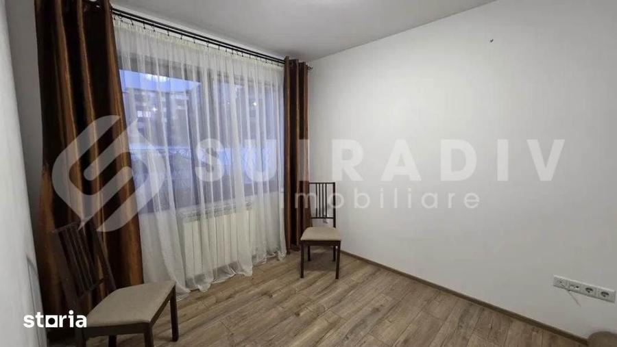 Casă cu 5 camere cu Teren 250 Mp în Florești