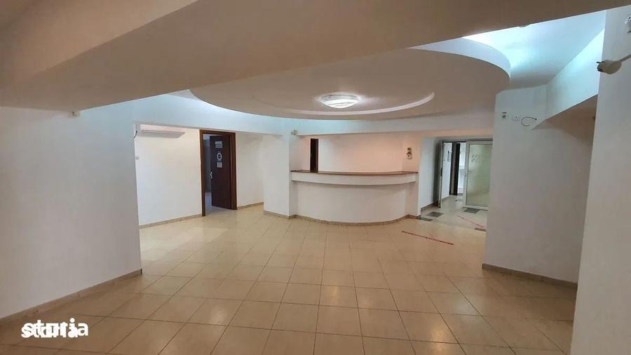 Spațiu comercial, de 525 mp, în Centrul Civic