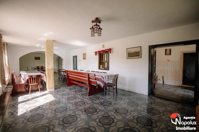 Casă cu 9 camere cu Teren 822 Mp în Mărgău