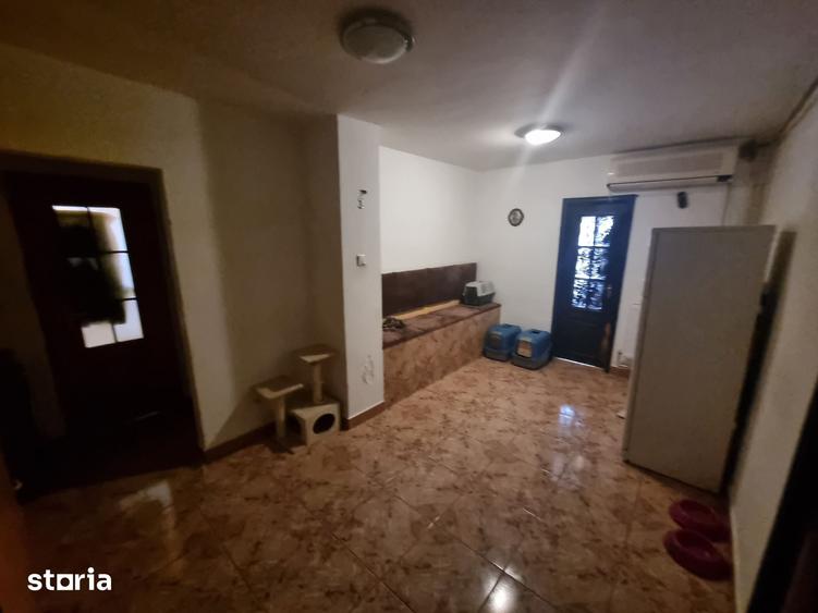 Apartament cu 2 camere decomandat în Far