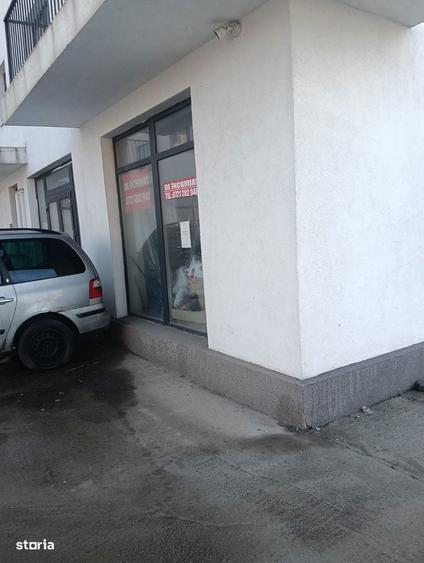 Spațiu comercial, de 300 mp, în Central