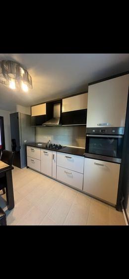 Apartament cu 3 camere decomandat în Casa de Cultură