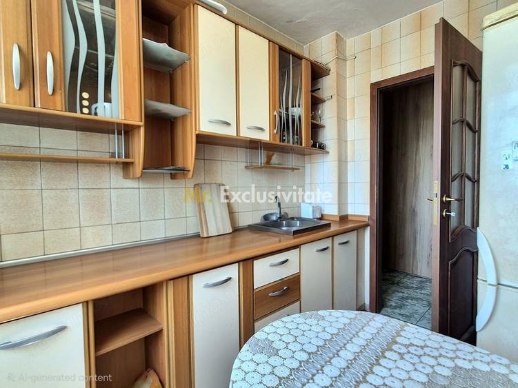 Apartament cu 3 camere semidecomandat în 1 Decembrie 1918