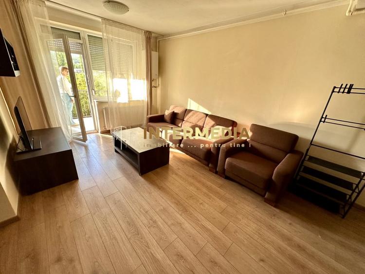 Apartament cu 3 camere decomandat, mobilat în Cetate
