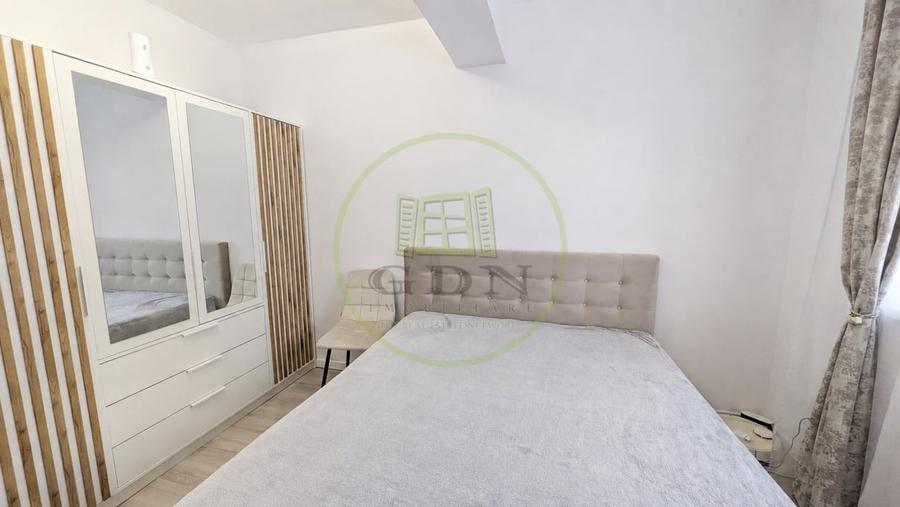 Apartament cu 3 camere semidecomandat, mobilat în Periferie