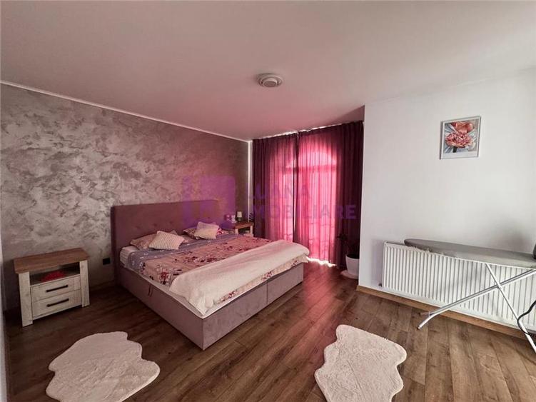 Casă individuală cu 4 camere cu Canalizare în Cristian