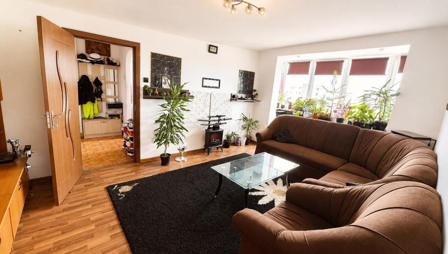 Apartament cu 2 camere semidecomandat în Astra