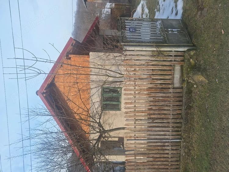 Casă cu Teren 900 Mp în Central