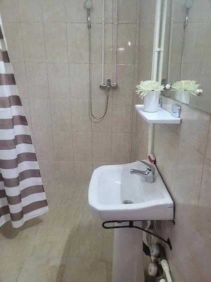 Garsonieră decomandată în Central