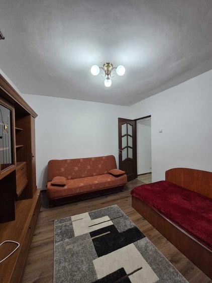 Garsonieră decomandată în Central