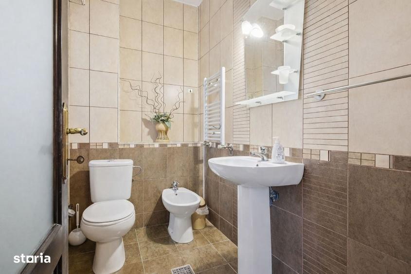 Apartament cu 3 camere în Centru Civic