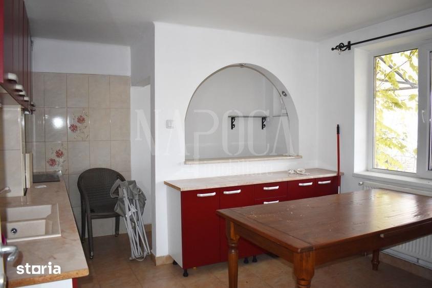 Casă cu 7 camere cu Teren 490 Mp în Nufărul