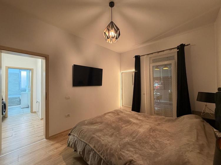 Apartament cu 2 camere decomandat, mobilat în Aradului