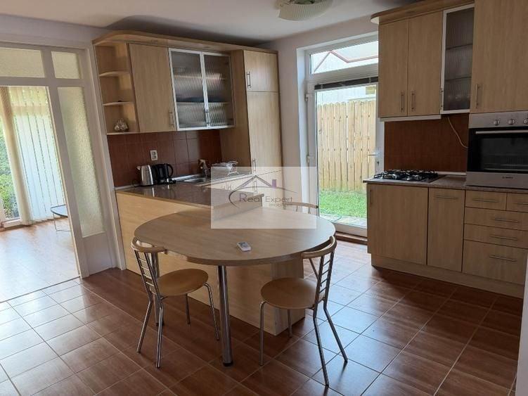 Duplex cu 5 camere cu Canalizare în Bună Ziua