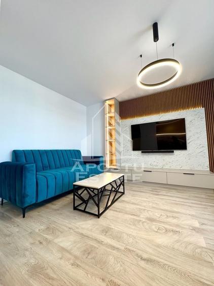 Apartament cu 2 camere semidecomandat, mobilat în Aradului