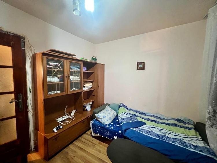 Garsonieră decomandată, mobilată în UMT