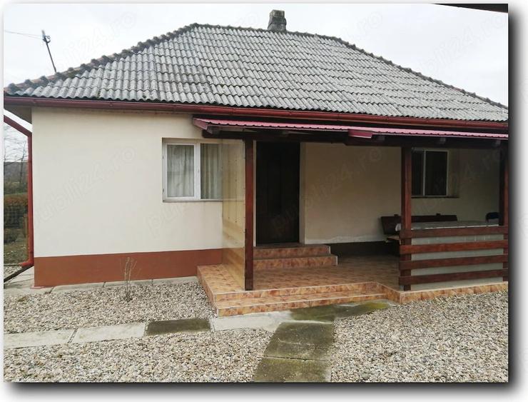 Casă cu Teren 1500 Mp în Roșiori