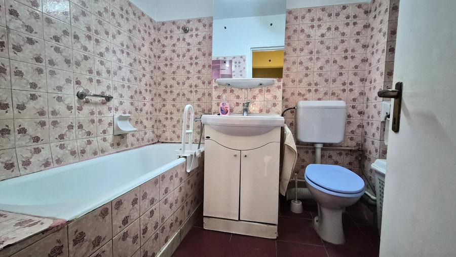 Apartament cu 3 camere decomandat în Tomis III