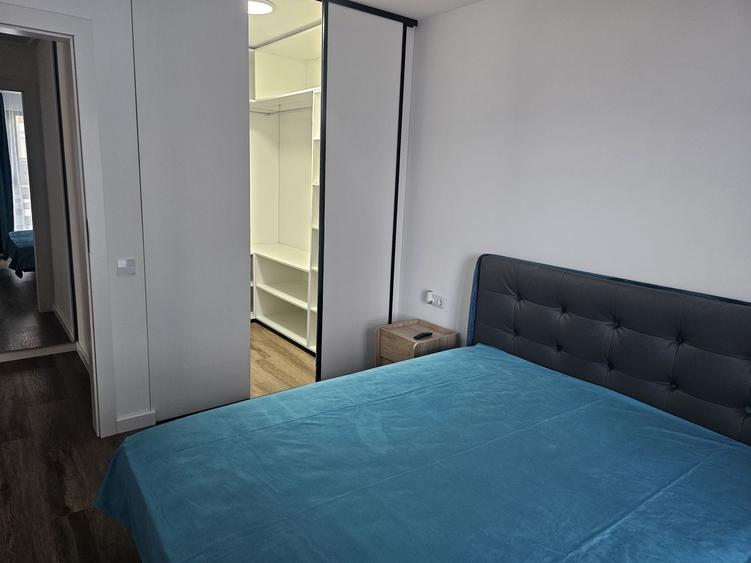 Apartament cu 3 camere semidecomandat în Florești