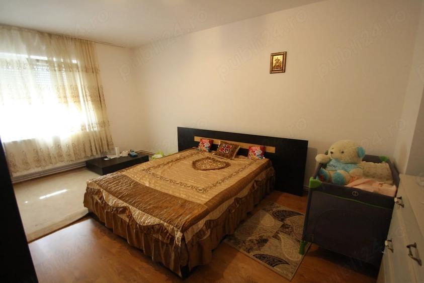 Casă cu 7 camere cu Teren 1473 Mp în Biled
