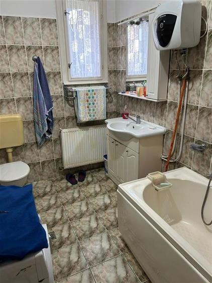 Casă individuală cu 5 camere cu Canalizare în Oncea