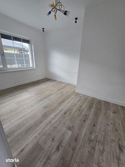 Casă cu 4 camere cu Teren 595 Mp în Balotești