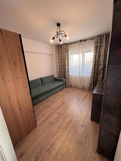 Apartament cu 4 camere decomandat, mobilat în Olteniței