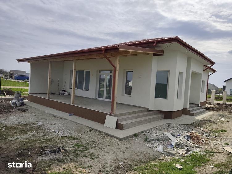 Casă cu 3 camere cu Teren 500 Mp în Tărtășești