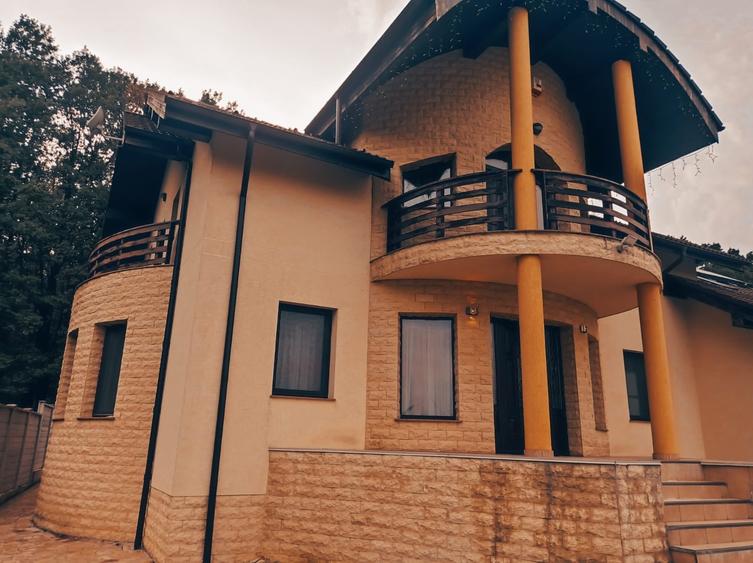 Casă individuală cu 5 camere cu Garaj în Trivale
