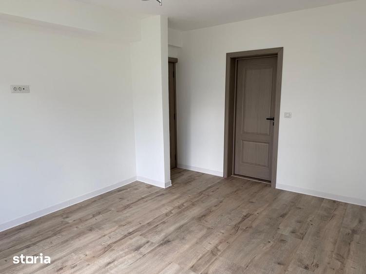 Casă cu 4 camere cu Teren 400 Mp în Central