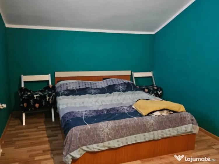 Casă cu 8 camere cu Teren 166 Mp în Central