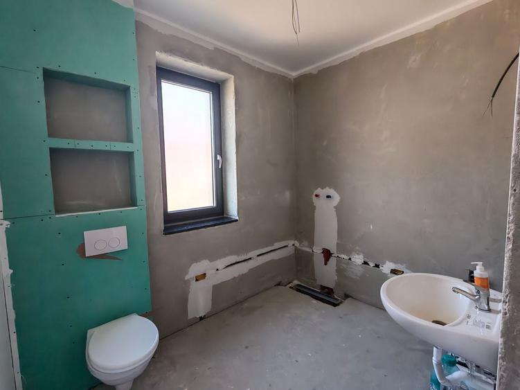 Duplex cu 4 camere cu Canalizare în Dumbrăvița
