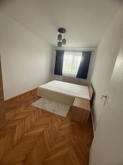 Apartament cu 3 camere în Cetate