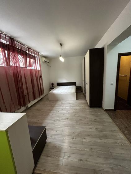 Garsonieră decomandată, mobilată în Apusului