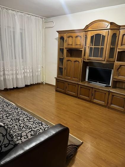 Apartament cu 2 camere decomandat în 1 Mai