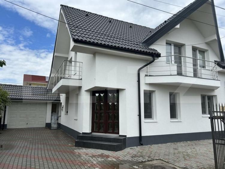 Casă cu 5 camere cu Teren 300 Mp în Calea Moldovei