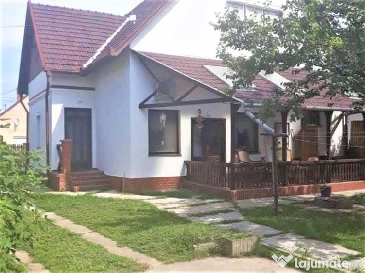 Casă cu 4 camere cu Teren 630 Mp în Central