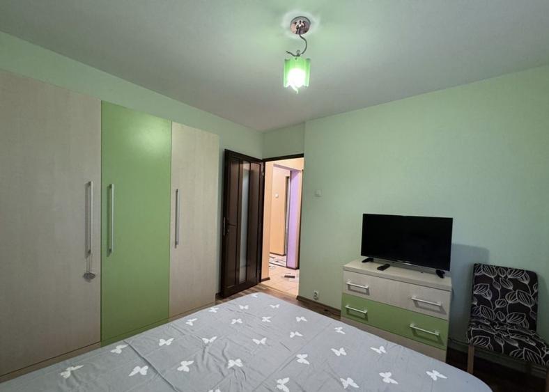 Apartament cu 3 camere decomandat în Găvana