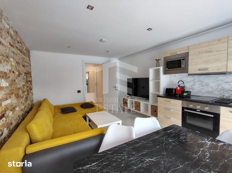 Apartament cu 3 camere decomandat în Piața