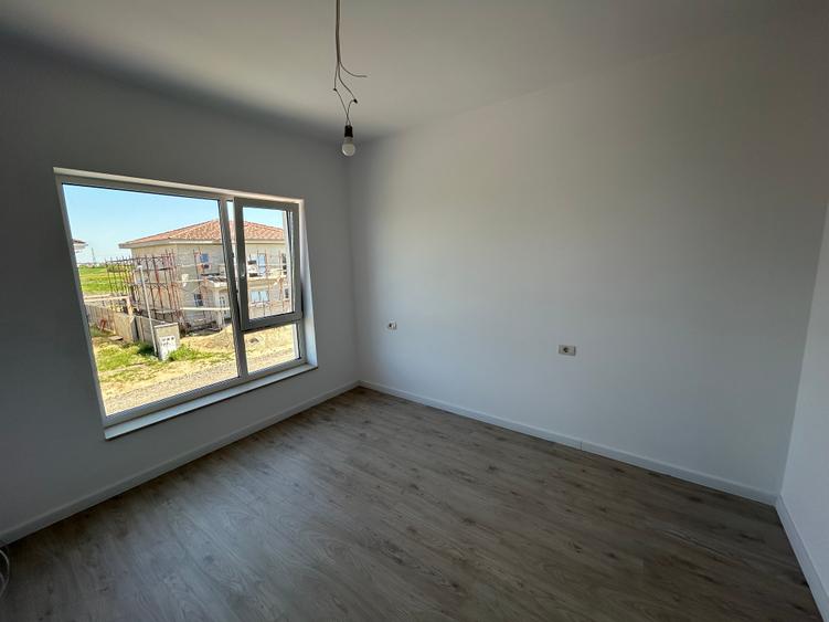 Duplex cu 4 camere cu Teren 252 Mp în Moșnița Veche