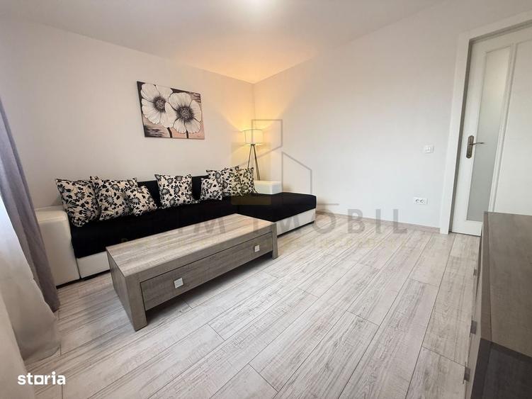 Apartament cu 2 camere decomandat în Hala Centrală
